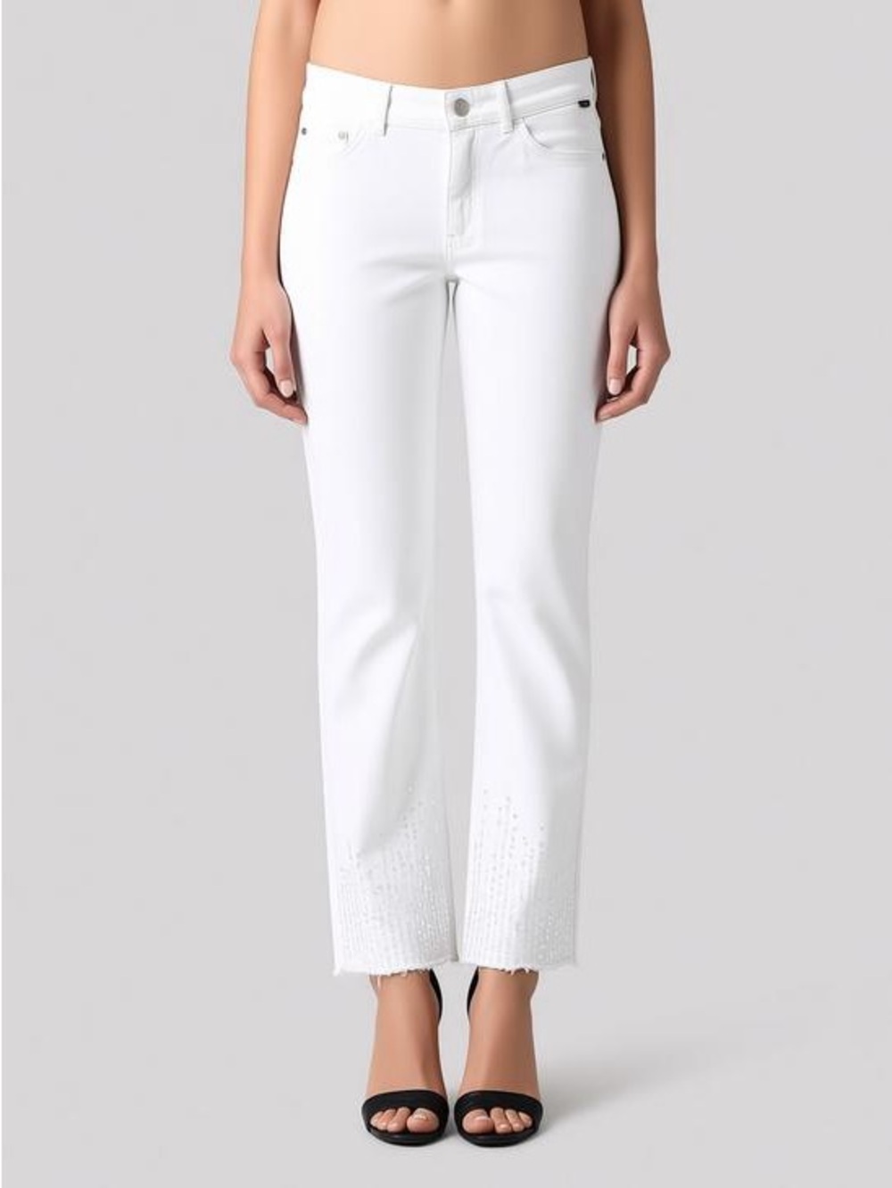 Marc Cain White Straight-Leg Jeans with Subtle Frayed Hem and sequin detailing